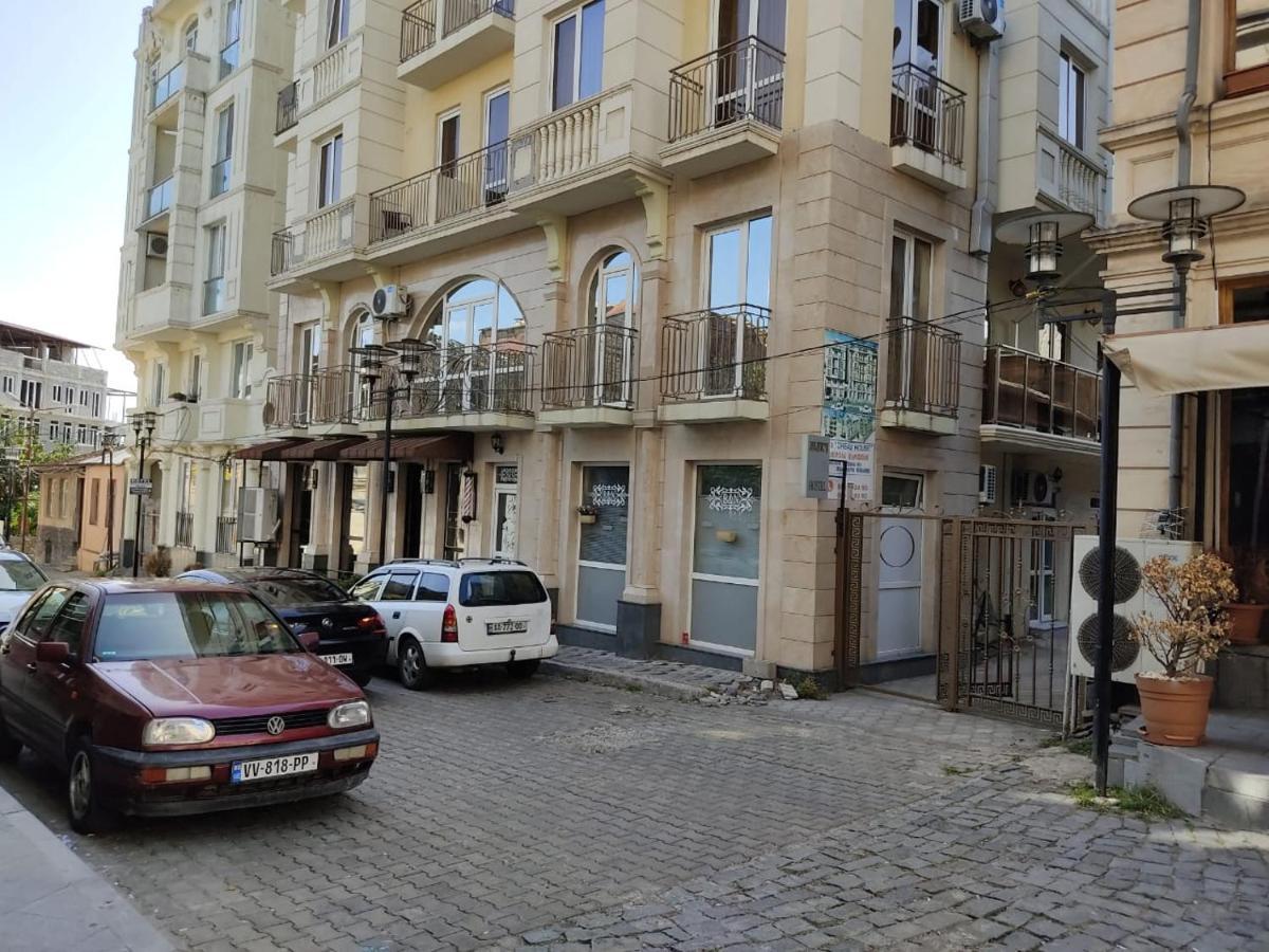 Pushkin Street Pearl Hotel Kutaisi Exterior photo