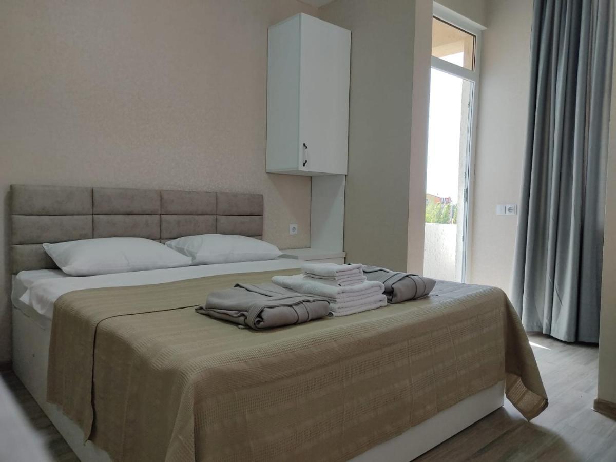 Pushkin Street Pearl Hotel Kutaisi Exterior photo