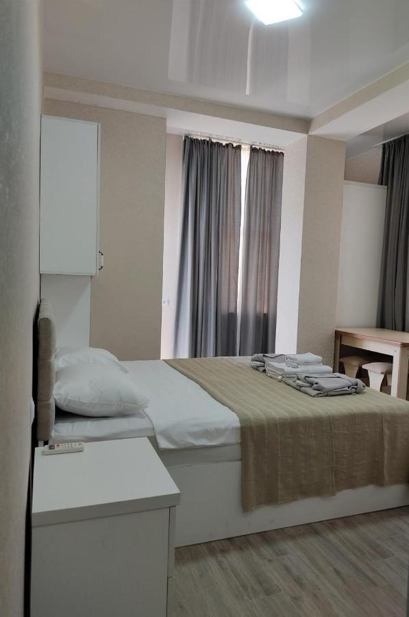 Pushkin Street Pearl Hotel Kutaisi Exterior photo