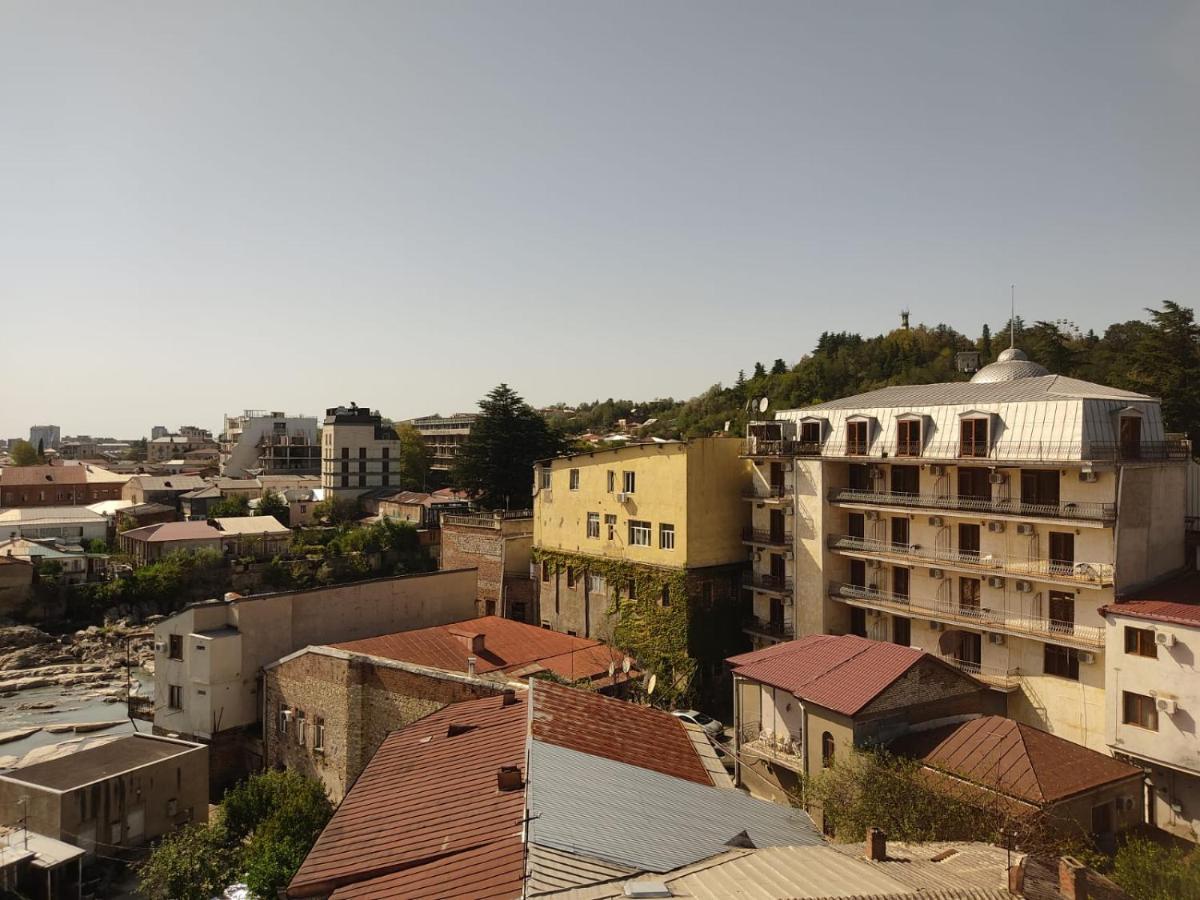 Pushkin Street Pearl Hotel Kutaisi Exterior photo