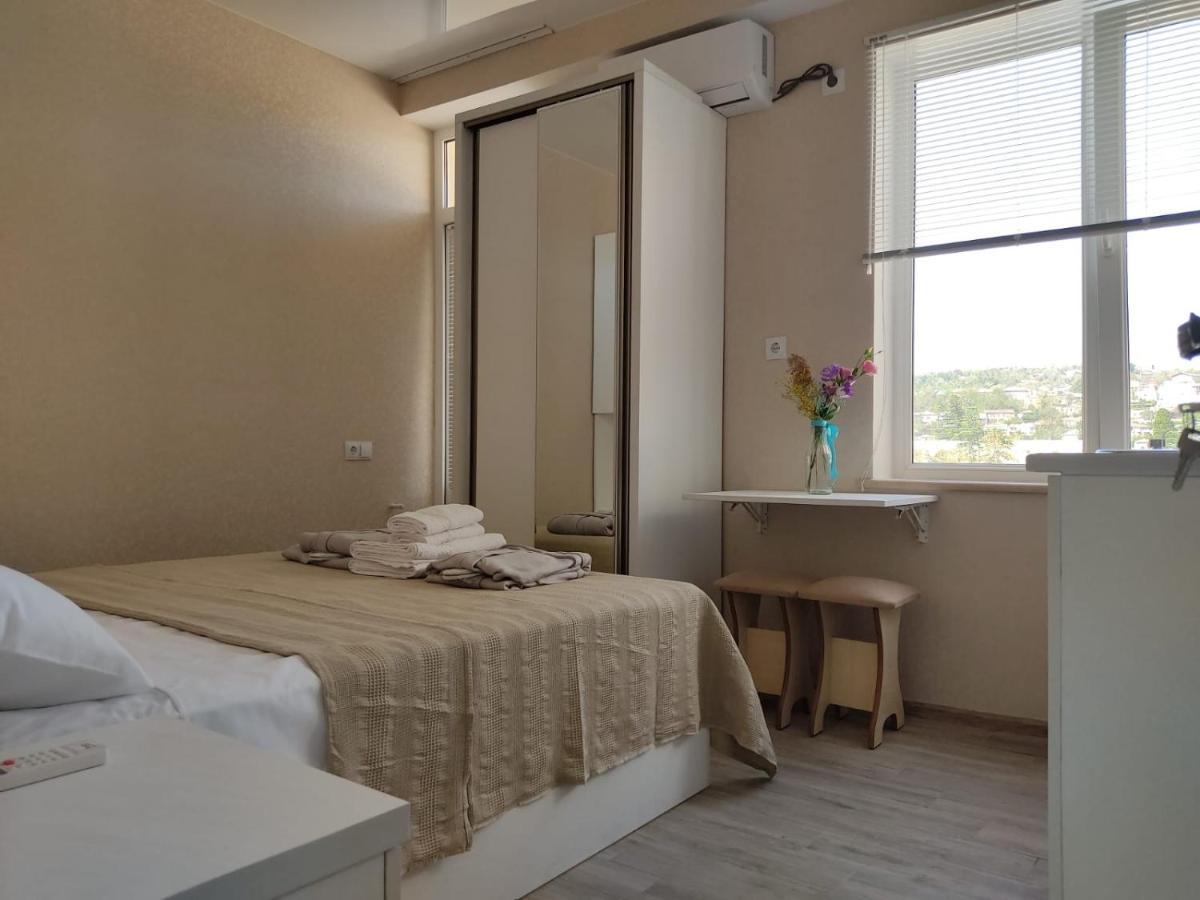 Pushkin Street Pearl Hotel Kutaisi Exterior photo